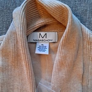 NWOT Megaschoni cardigan